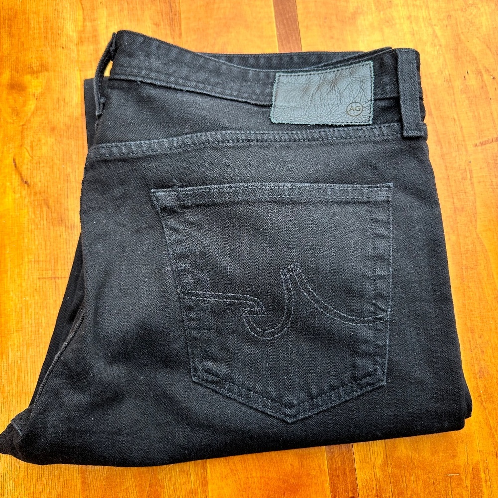 AG Black 36x32 The Graduate Tailored Leg